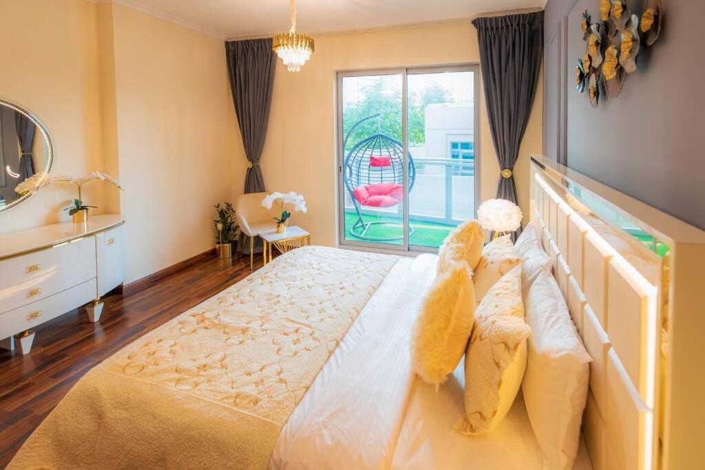 First Class 2br With Full Burj Khalifa And Fountain View شقة *