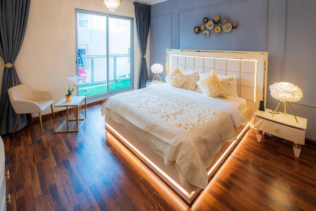 شقة First Class 2br With Full Burj Khalifa And Fountain View